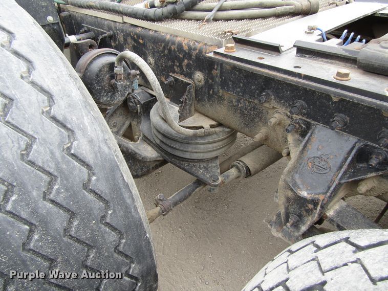 image for item GC9925 2006 Mack 700 CL700  semi truck