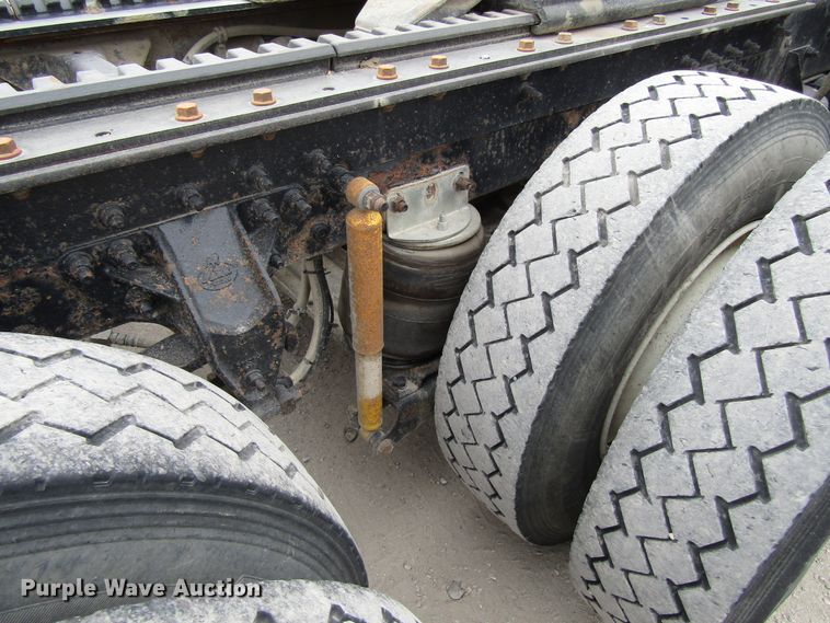 image for item GC9925 2006 Mack 700 CL700  semi truck