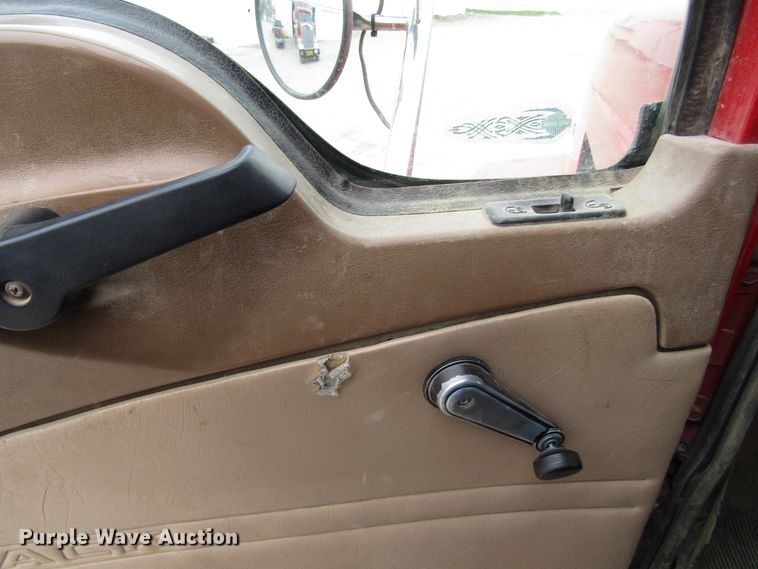 image for item GC9925 2006 Mack 700 CL700  semi truck