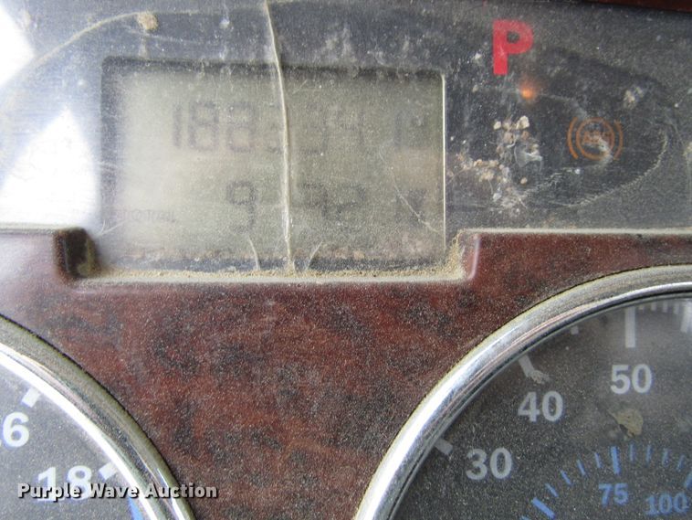 image for item GC9925 2006 Mack 700 CL700  semi truck