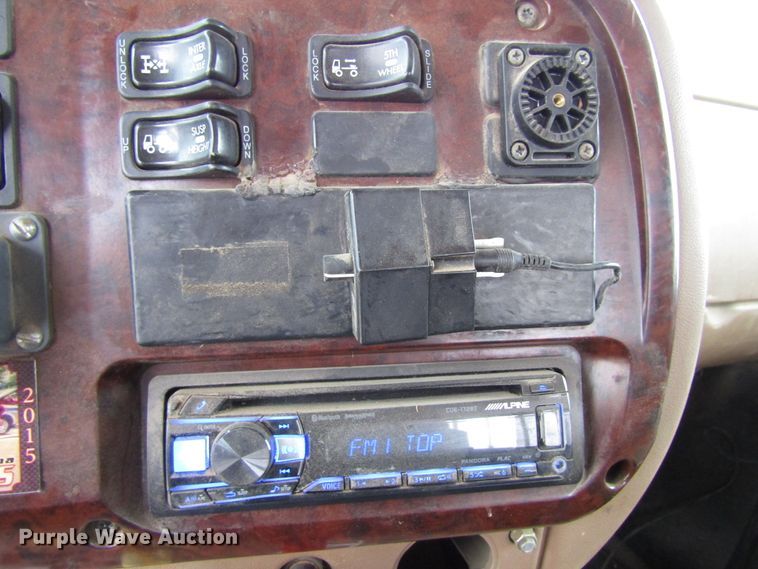 image for item GC9925 2006 Mack 700 CL700  semi truck