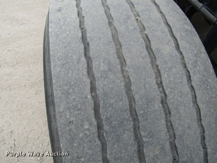 image for item GC9925 2006 Mack 700 CL700  semi truck