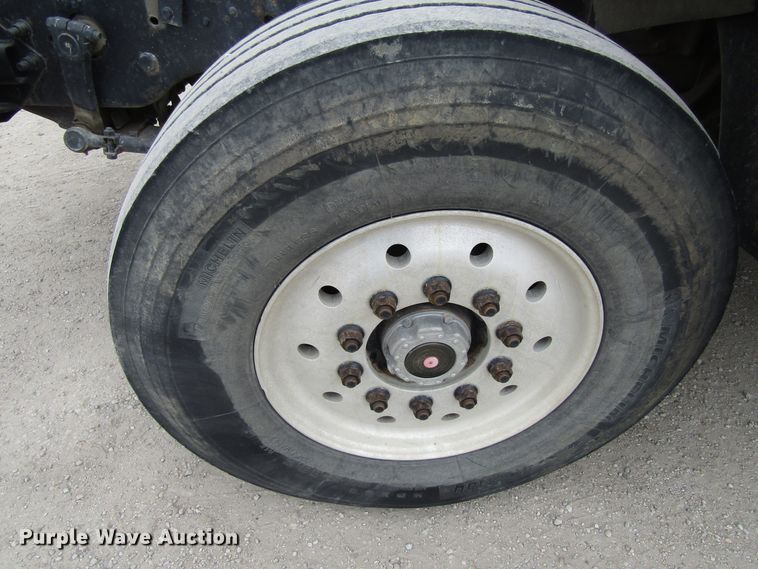 image for item GC9925 2006 Mack 700 CL700  semi truck