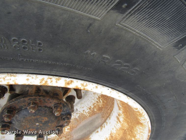 image for item GC9925 2006 Mack 700 CL700  semi truck