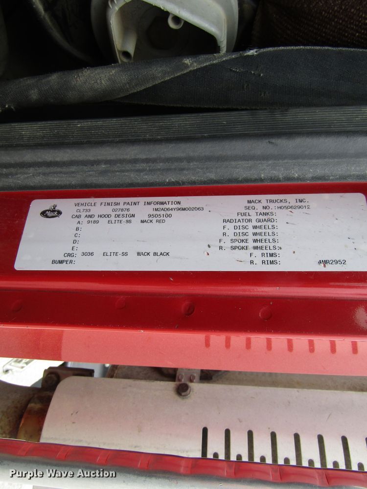 image for item GC9925 2006 Mack 700 CL700  semi truck