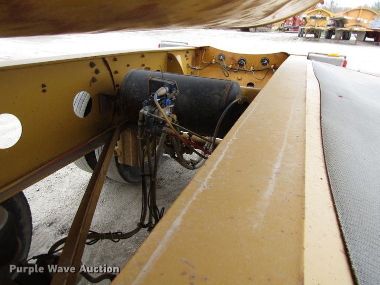 image for item GC9926 2005 Sidumpr side dump trailer