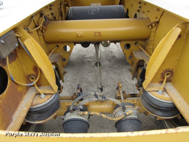 image for item GC9926 2005 Sidumpr side dump trailer