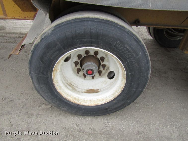 image for item GC9926 2005 Sidumpr side dump trailer