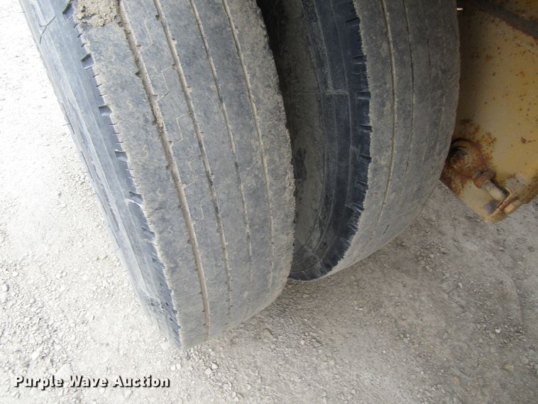 image for item GC9926 2005 Sidumpr side dump trailer