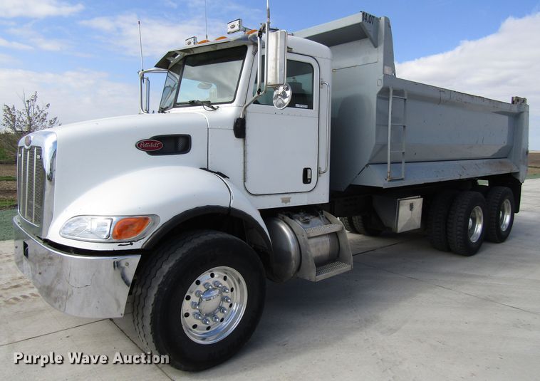 image for item GC9966 2006 Peterbilt 335  dump truck
