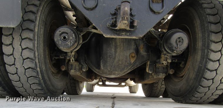 image for item GC9966 2006 Peterbilt 335  dump truck