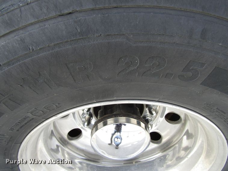 image for item GC9966 2006 Peterbilt 335  dump truck