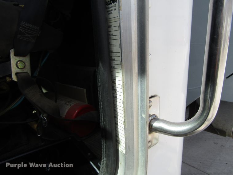 image for item GC9966 2006 Peterbilt 335  dump truck