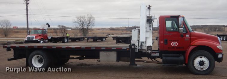 image for item HE9548 2007 International 4400  crane truck