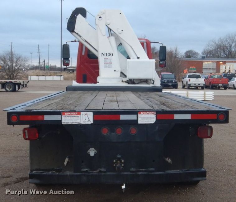 image for item HE9548 2007 International 4400  crane truck