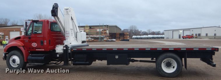 image for item HE9548 2007 International 4400  crane truck