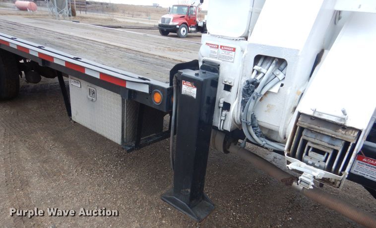 image for item HE9548 2007 International 4400  crane truck