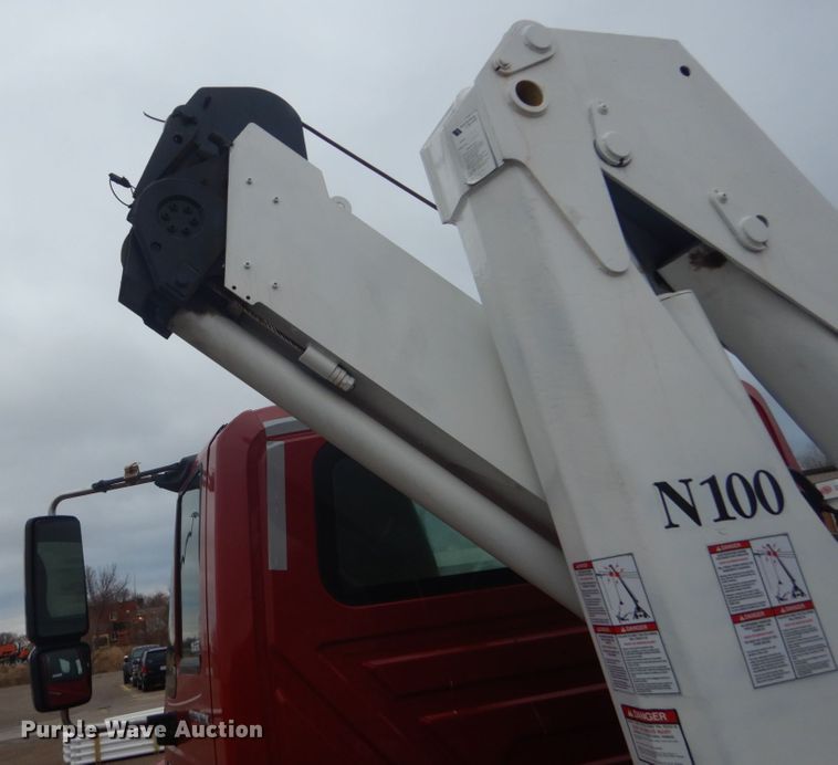 image for item HE9548 2007 International 4400  crane truck