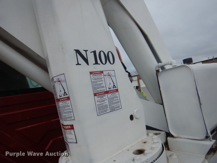 image for item HE9548 2007 International 4400  crane truck