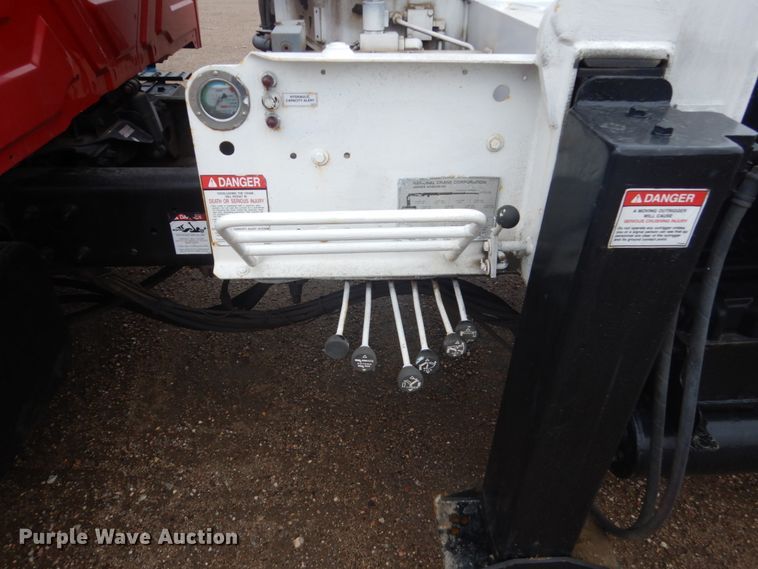 image for item HE9548 2007 International 4400  crane truck