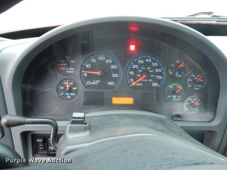 image for item HE9548 2007 International 4400  crane truck