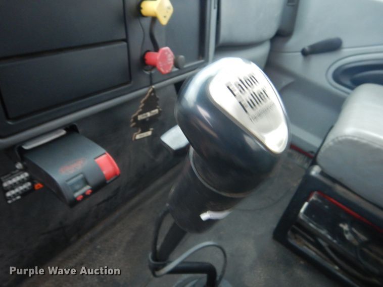 image for item HE9548 2007 International 4400  crane truck