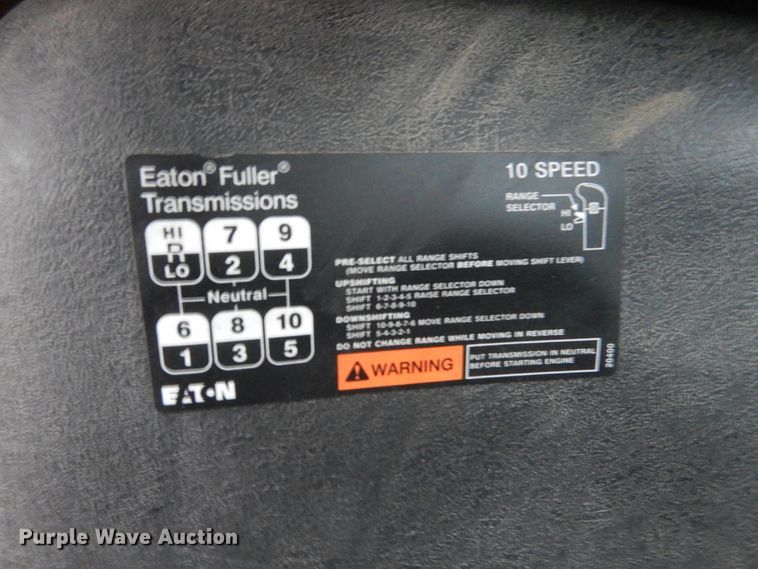 image for item HE9548 2007 International 4400  crane truck