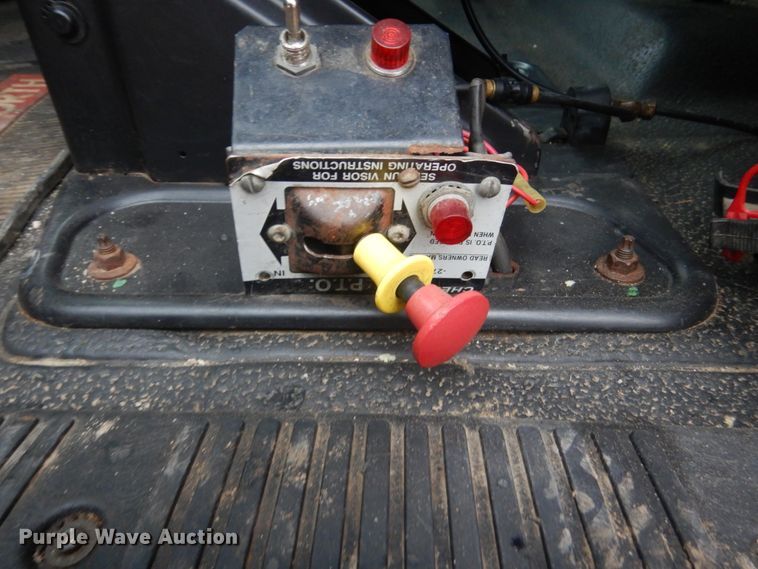 image for item HE9548 2007 International 4400  crane truck