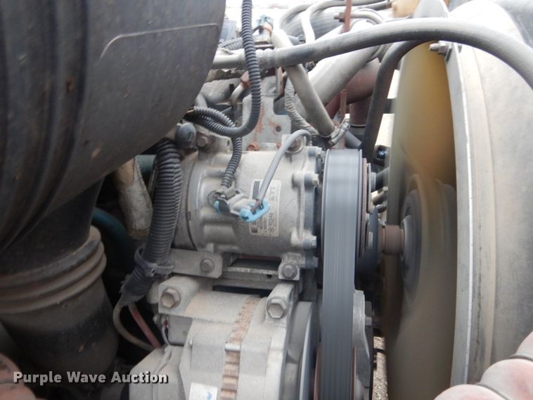 image for item HE9548 2007 International 4400  crane truck