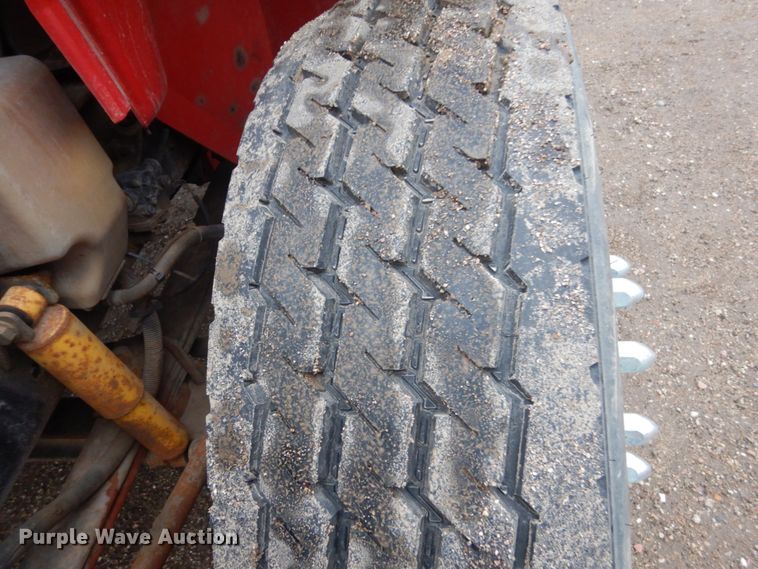 image for item HE9548 2007 International 4400  crane truck