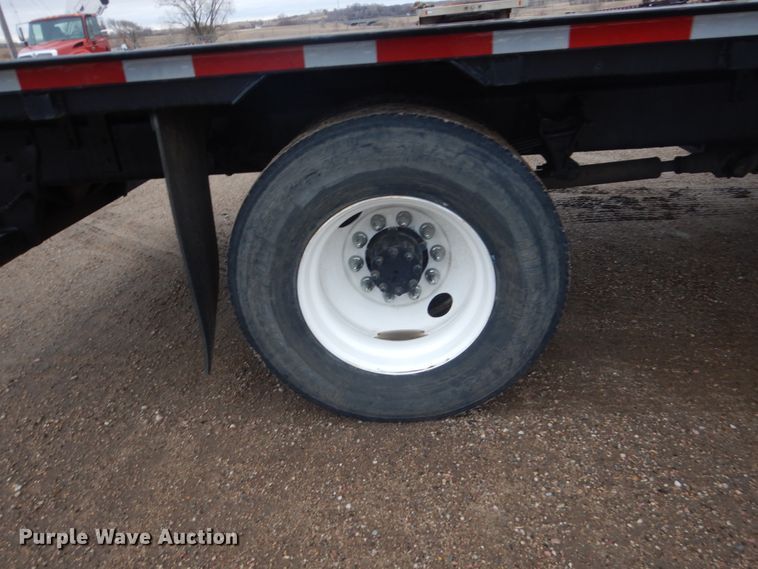 image for item HE9548 2007 International 4400  crane truck