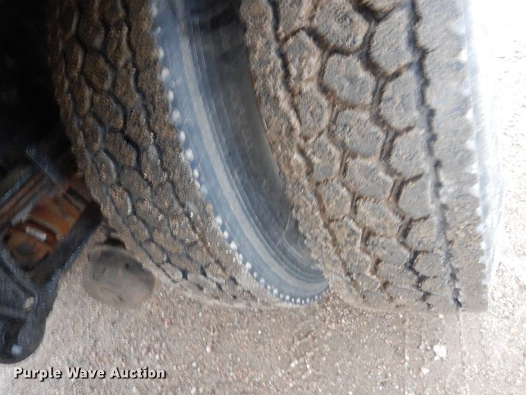 image for item HE9548 2007 International 4400  crane truck