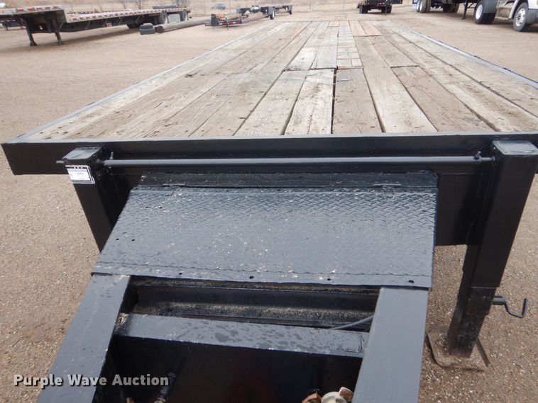 image for item HE9550 2005 D&K  equipment trailer