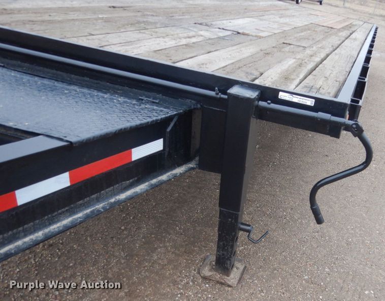 image for item HE9550 2005 D&K  equipment trailer