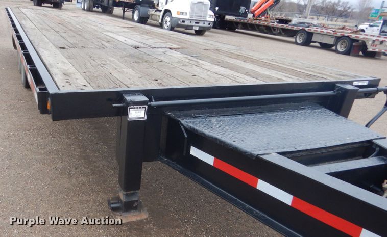 image for item HE9550 2005 D&K  equipment trailer