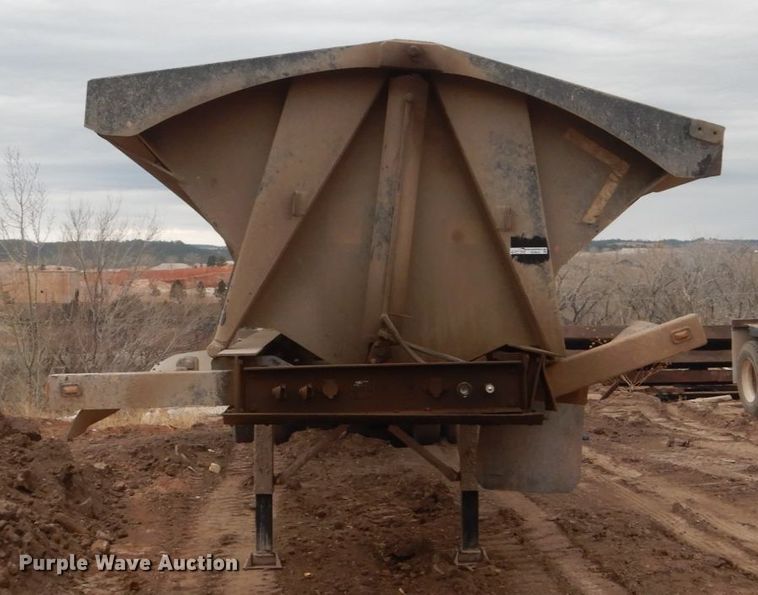 image for item HE9603 2006 Side Dump Industries  side dump trailer