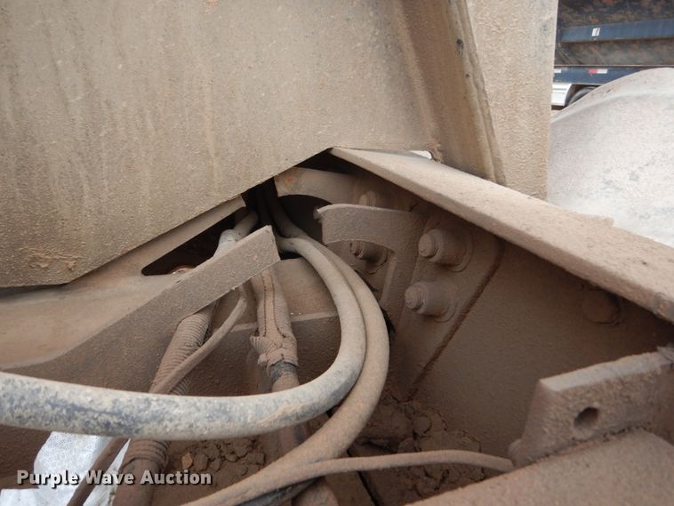 image for item HE9603 2006 Side Dump Industries  side dump trailer