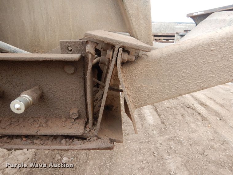 image for item HE9603 2006 Side Dump Industries  side dump trailer