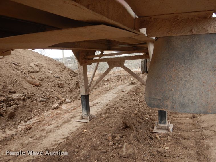 image for item HE9603 2006 Side Dump Industries  side dump trailer