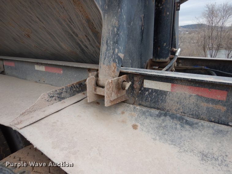 image for item HE9603 2006 Side Dump Industries  side dump trailer