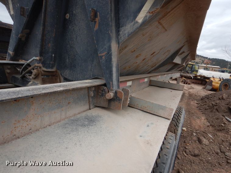 image for item HE9603 2006 Side Dump Industries  side dump trailer