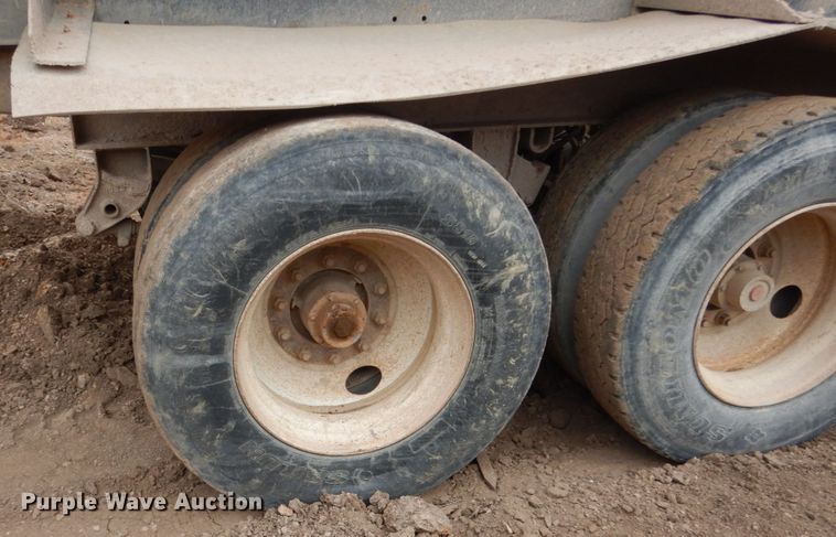 image for item HE9603 2006 Side Dump Industries  side dump trailer