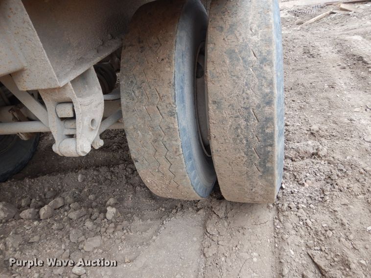 image for item HE9603 2006 Side Dump Industries  side dump trailer