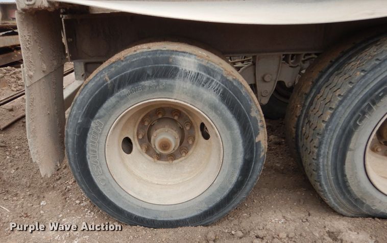 image for item HE9603 2006 Side Dump Industries  side dump trailer