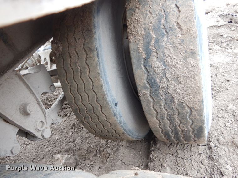 image for item HE9603 2006 Side Dump Industries  side dump trailer