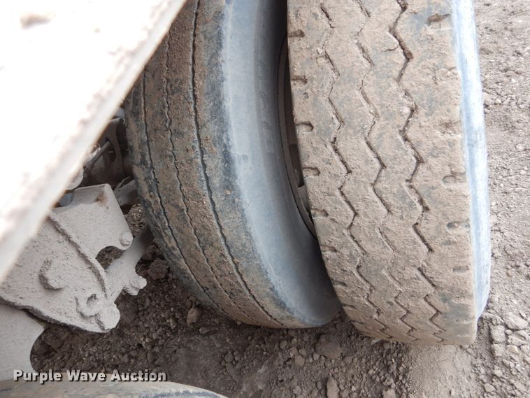 image for item HE9603 2006 Side Dump Industries  side dump trailer