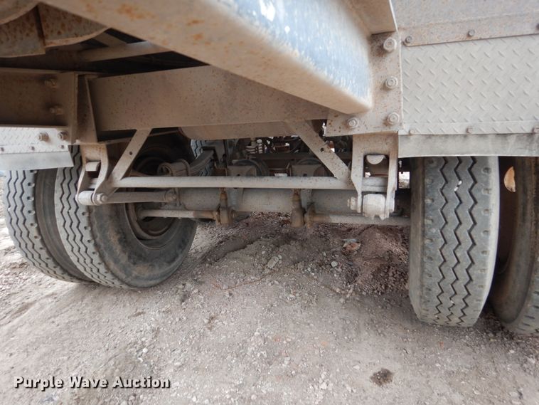 image for item HE9604 2005 Side Dump Industries  side dump trailer