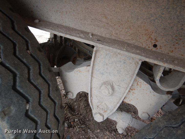 image for item HE9604 2005 Side Dump Industries  side dump trailer