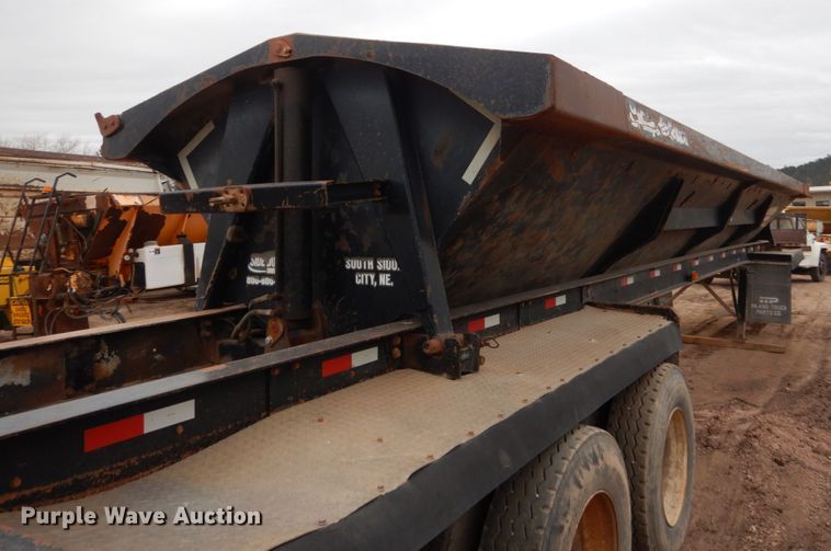 image for item HE9604 2005 Side Dump Industries  side dump trailer