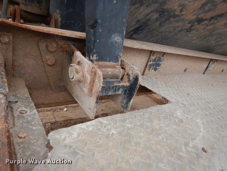 image for item HE9604 2005 Side Dump Industries  side dump trailer